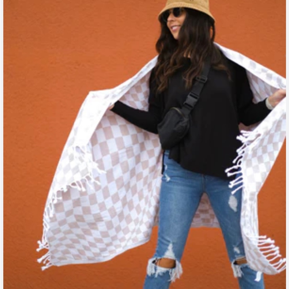 checkered scarf/shawl C022